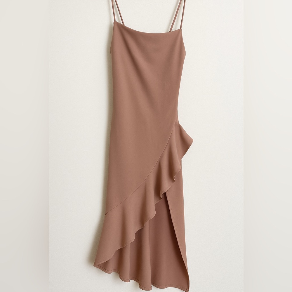 ✨Perfect for date nights✨Windsor Mauve Ruffle Hem Dress - Size Small